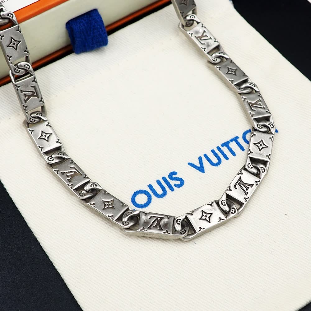 Louis Vuitton Monogram Tied Up Necklace